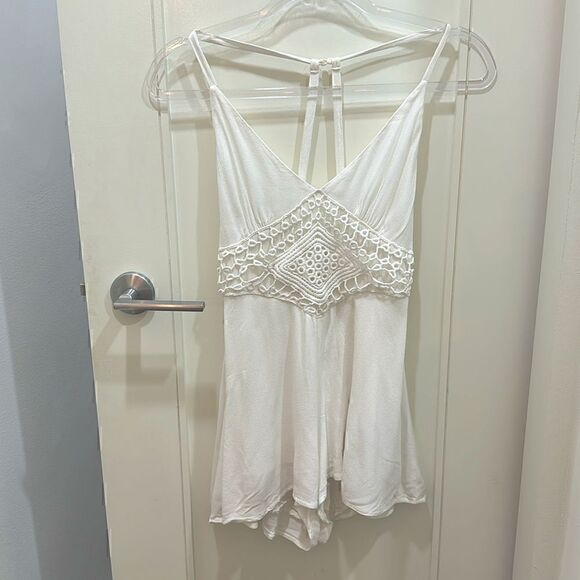 Forever 21 Crochet Detailed White Romper Size Small - Picture 1 of 10
